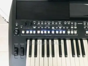 Yamaha PSR SX600 Keyboard