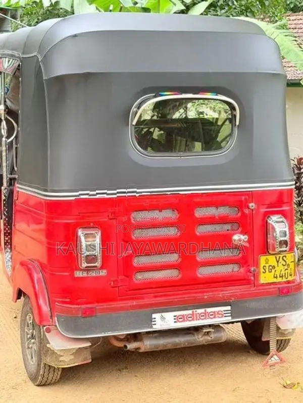 Bajaj RE 2011