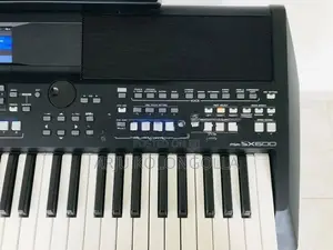 Yamaha PSR SX600 Keyboard
