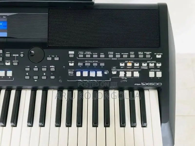 Yamaha PSR SX600 Keyboard