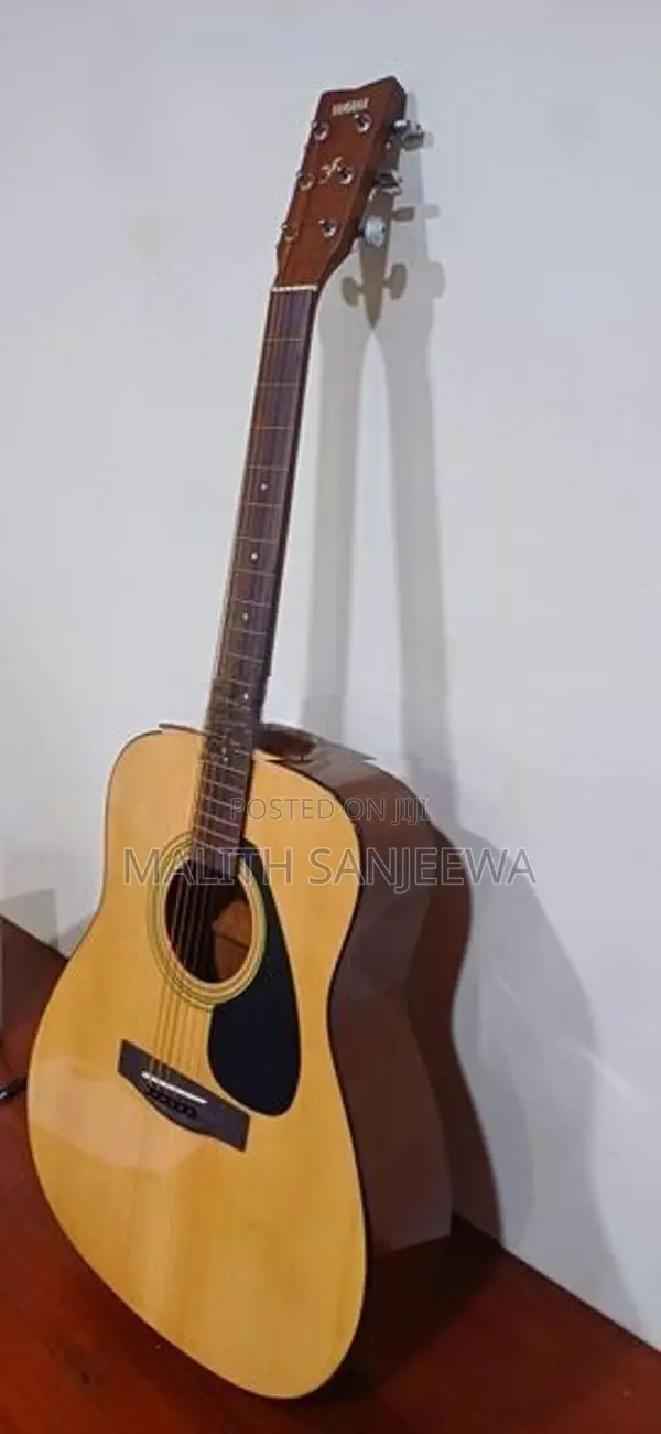 Yamaha F310 Acoustic Guitar