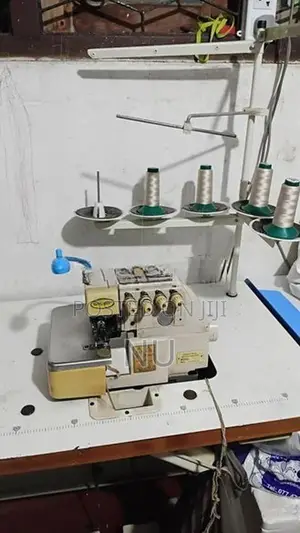 Siruba Overlock Machine