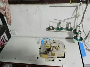 Siruba Overlock Machine