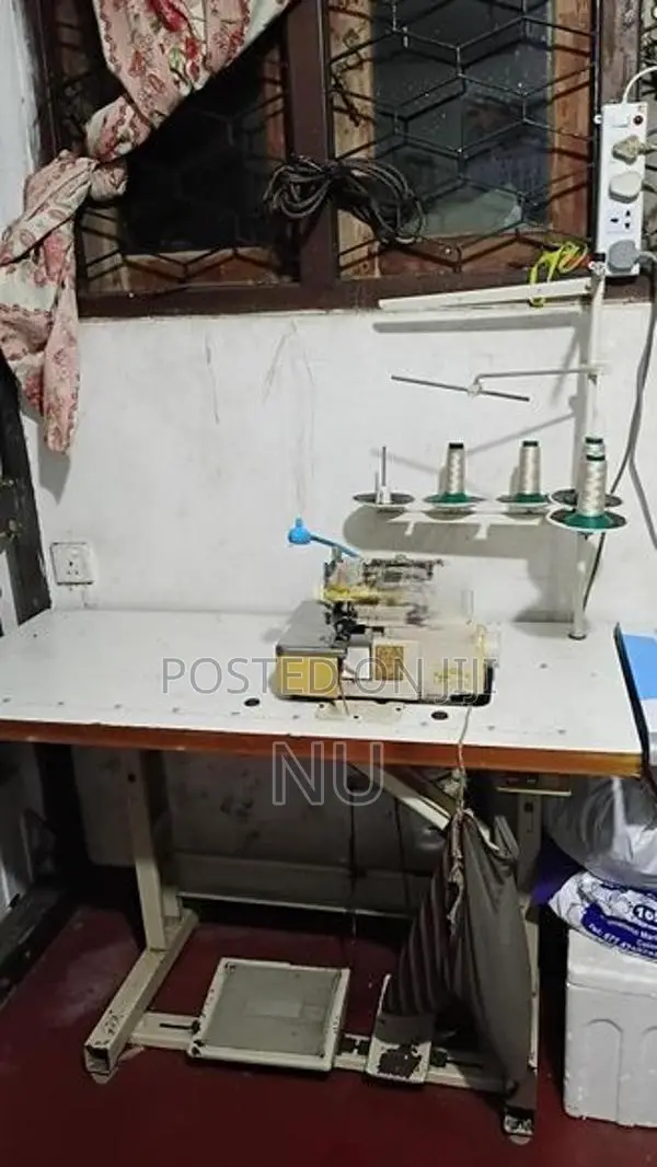 Siruba Overlock Machine