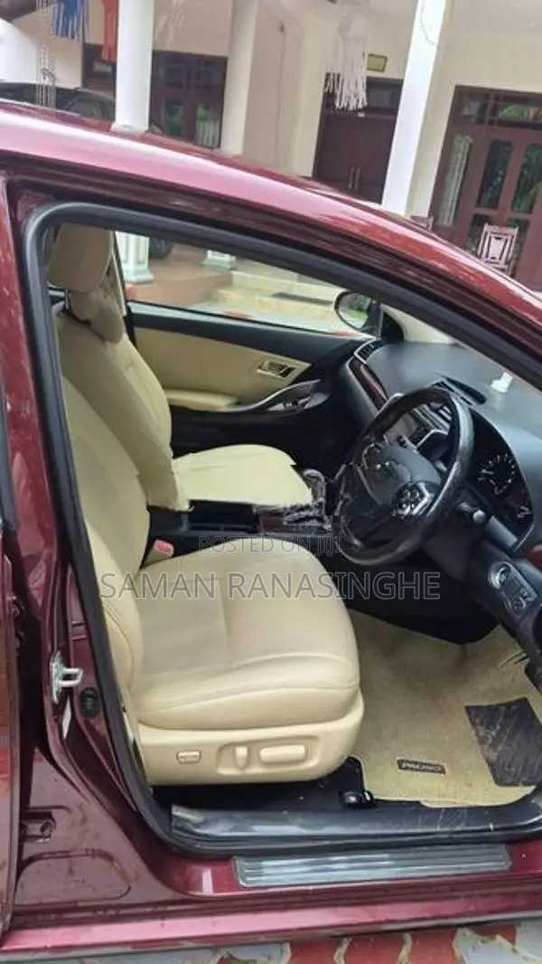 Toyota Premio 2018