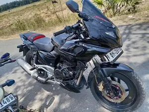 Bajaj Pulsar 220F 2010