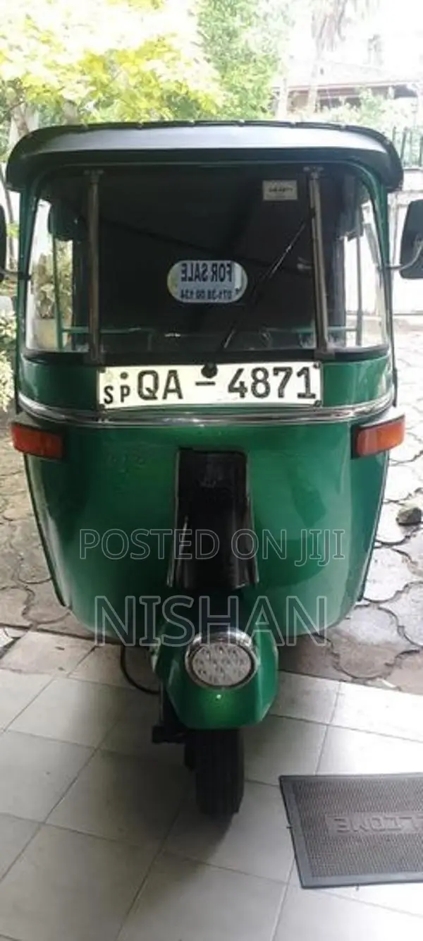 Bajaj RE 2005