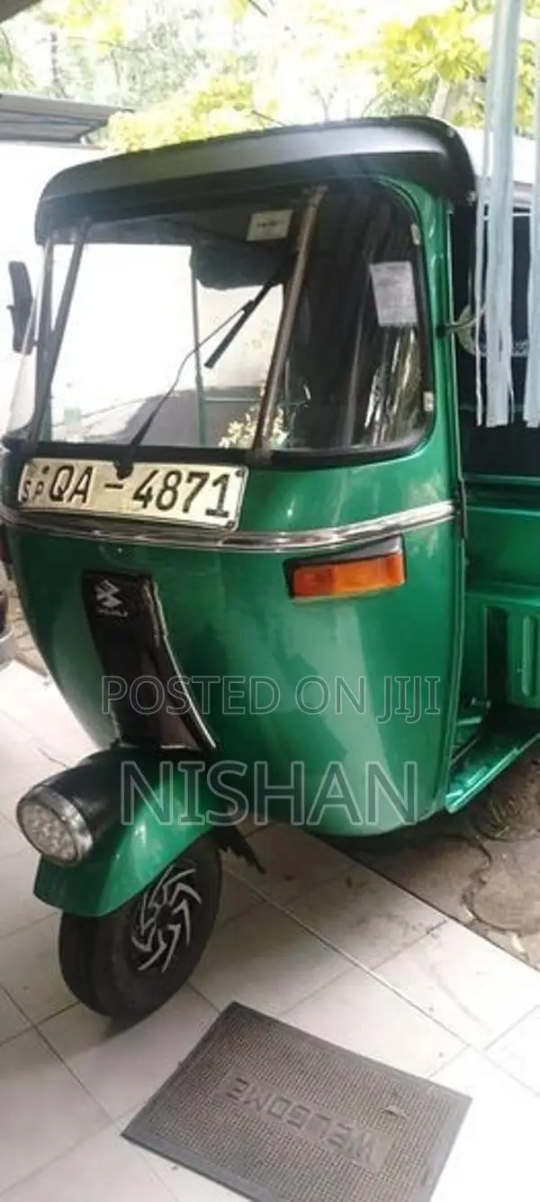 Bajaj RE 2005