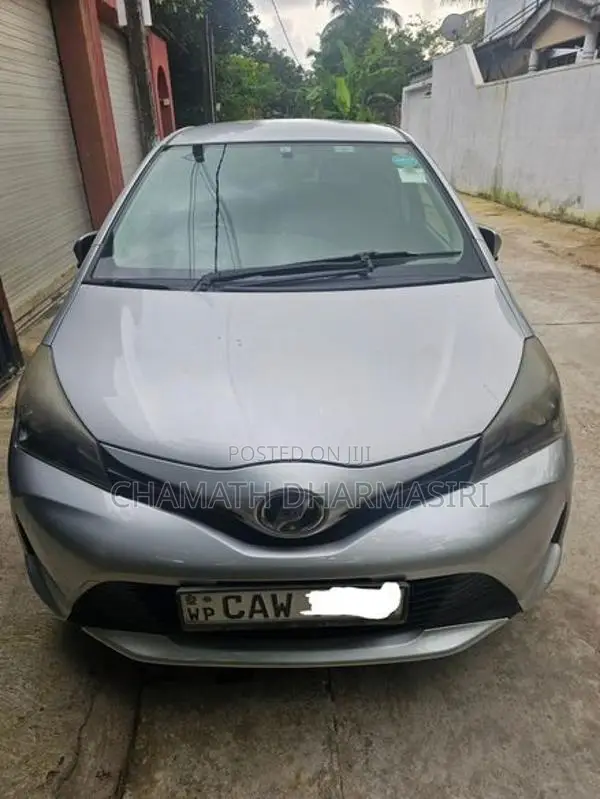 Toyota Vitz 2015