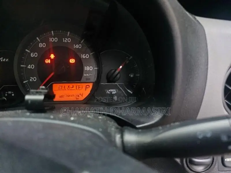 Toyota Vitz 2015