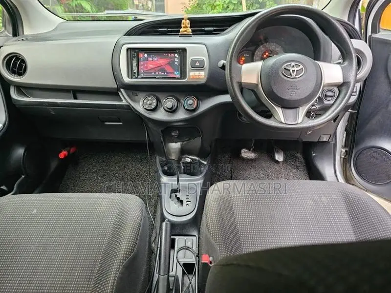 Toyota Vitz 2015