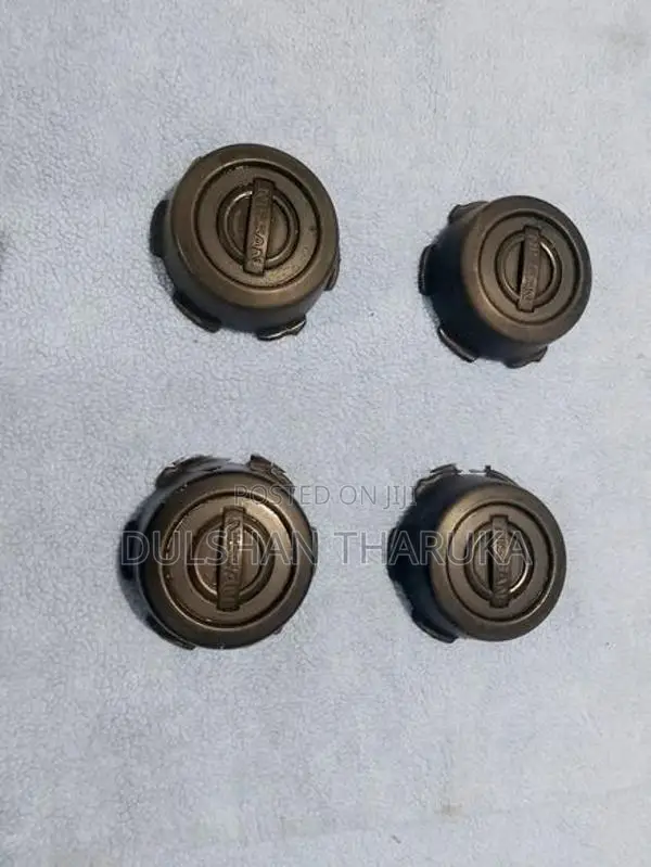 Nissan RIM Caps