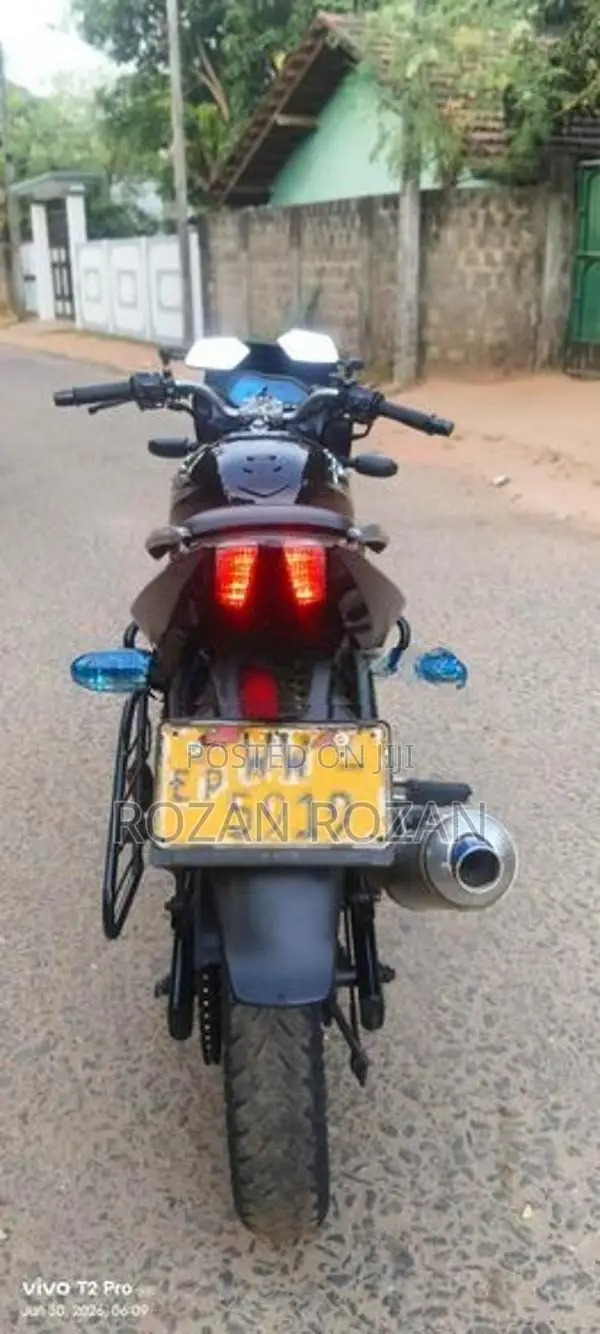 Bajaj Pulsar NS200 2011