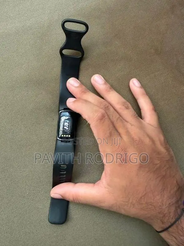 Fitbit Charge 5 (Used)