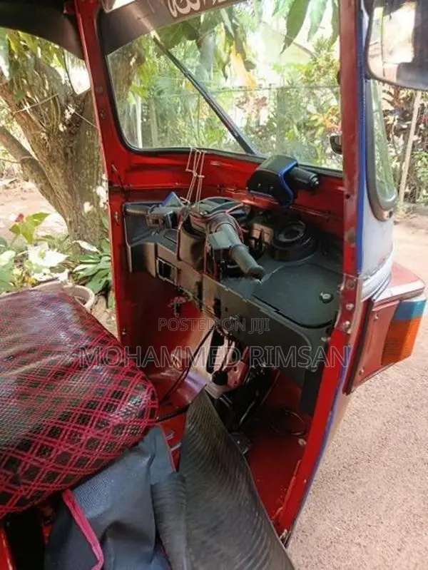 Bajaj RE 2015
