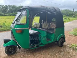 Bajaj RE 2 strok 2004