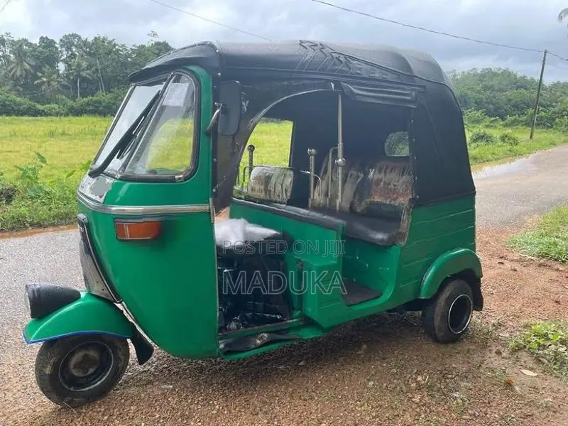 Bajaj RE 2 strok 2004