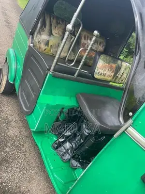 Bajaj RE 2 strok 2004