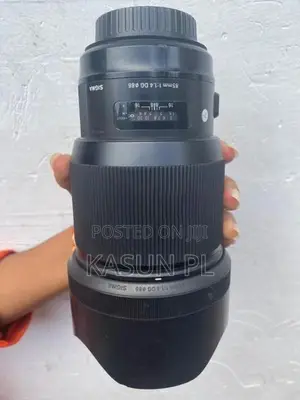 Sigma 85mm f1.4 art lens .canon mount