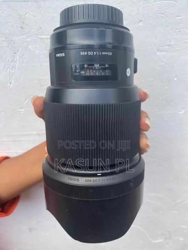 Sigma 85mm f1.4 art lens .canon mount
