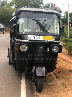 Bajaj RE 4storke 2013