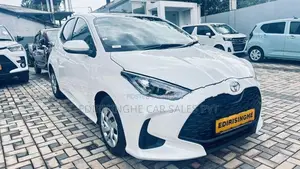 Toyota Yaris X Grade Pearl White 2024