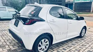 Toyota Yaris X Grade Pearl White 2024