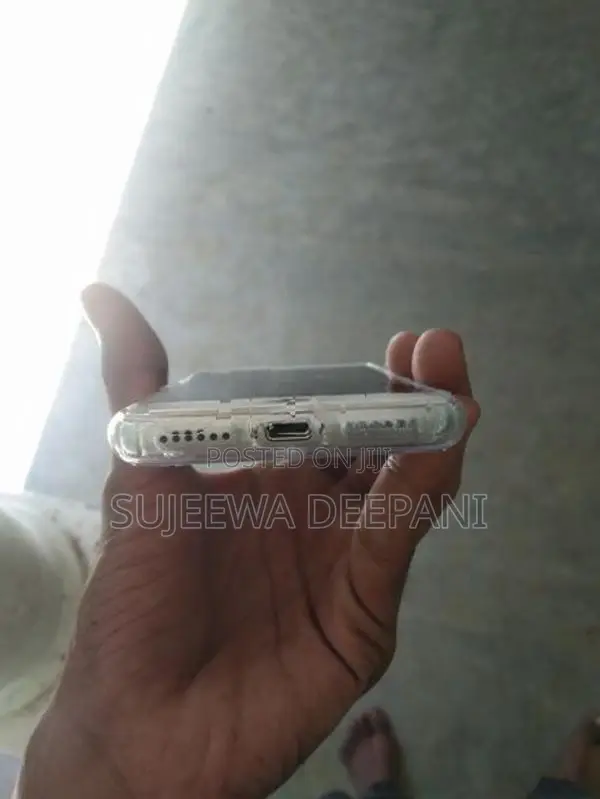 Apple iPhone 8 (Used)