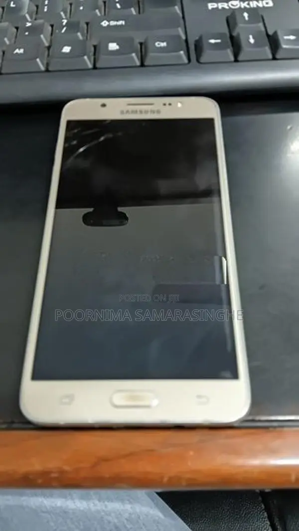 Samsung Galaxy J7 (Used)