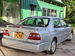 Nissan Bluebird 1996