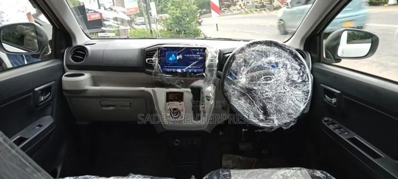 Daihatsu Mira E.S 2026
