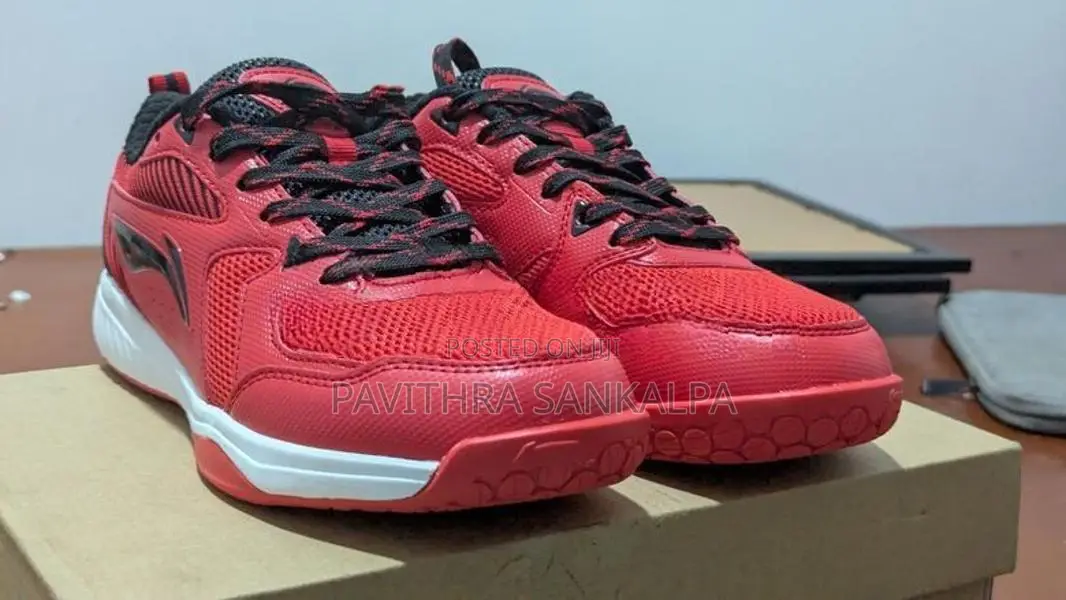 Li Ning Ultra Iv Non Marking Cushion Badminton Shoe