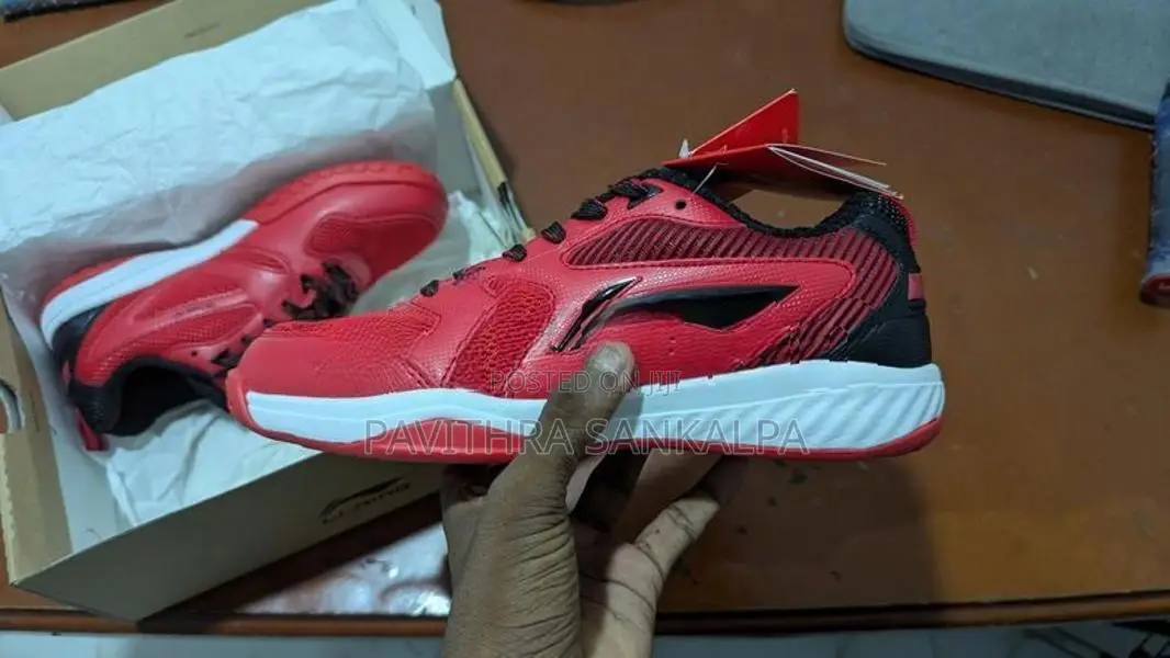 Li Ning Ultra Iv Non Marking Cushion Badminton Shoe