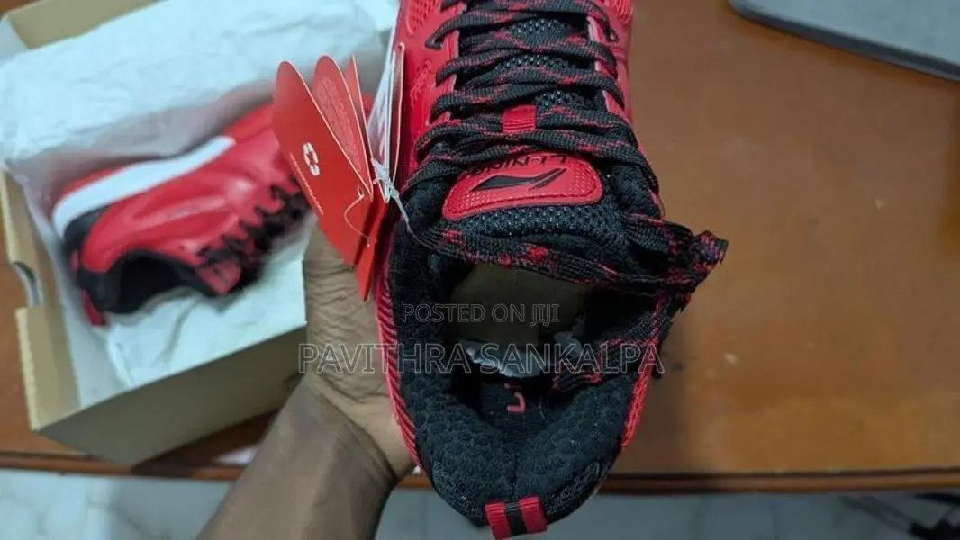 Li Ning Ultra Iv Non Marking Cushion Badminton Shoe