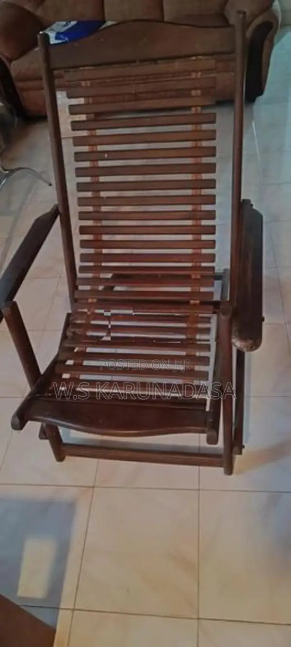 Folding Armchairs (අකුළන හාන්සි පුටු)