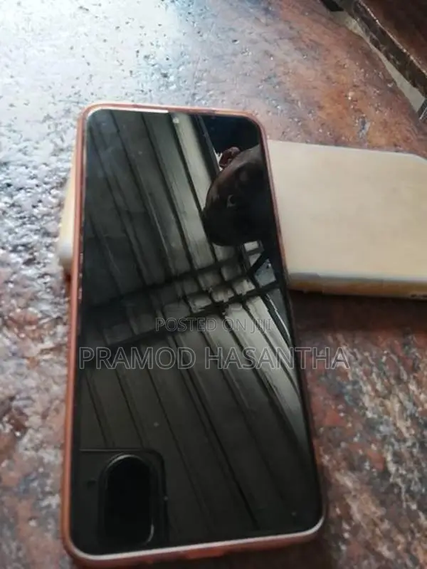 Samsung Galaxy S20+ Good condition (Used)