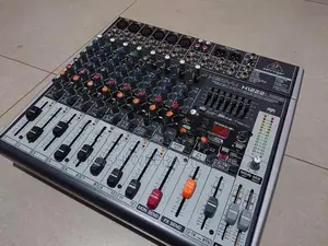 Behringer XENYX X1222 USB Mixer