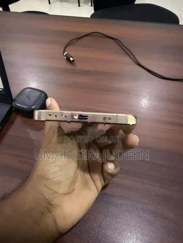 Apple iPhone 16 Pro Max (Used)