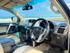 Toyota Land Cruiser Prado TX 2011