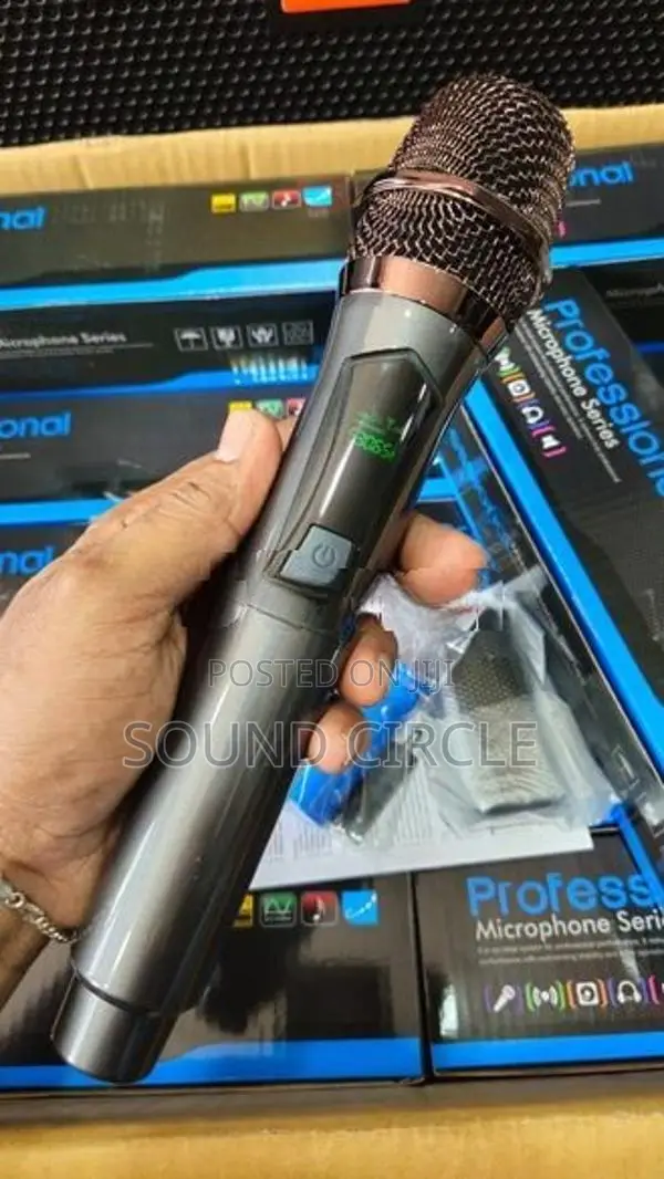 High Performance UHF Wireless Microphone