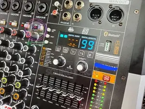 8 Channel 1100w Powered Mixer