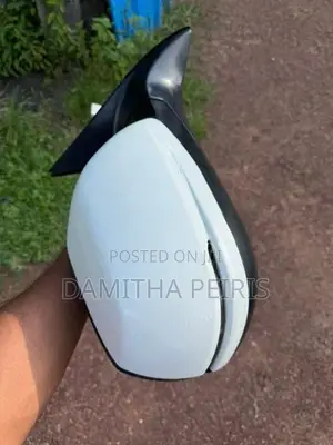 Honda vezel side mirror
