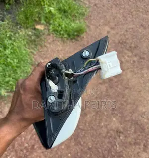 Honda vezel side mirror