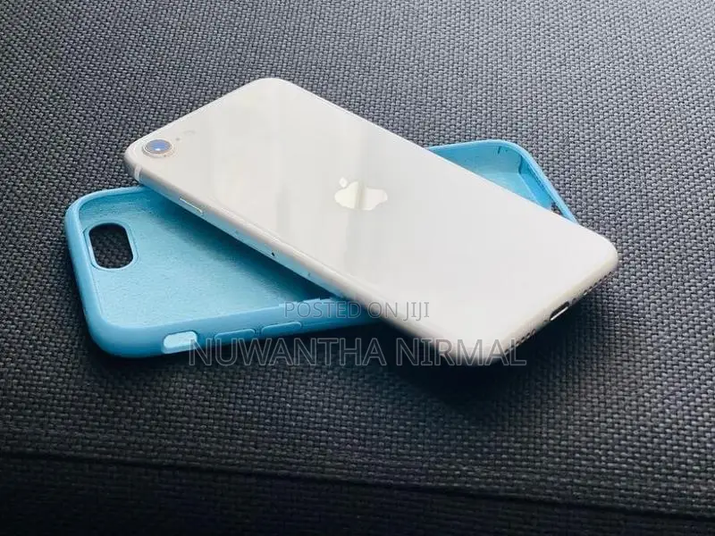Apple iPhone SE 2 (Used)