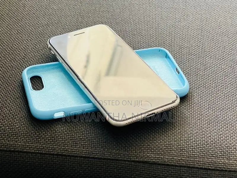 Apple iPhone SE 2 (Used)