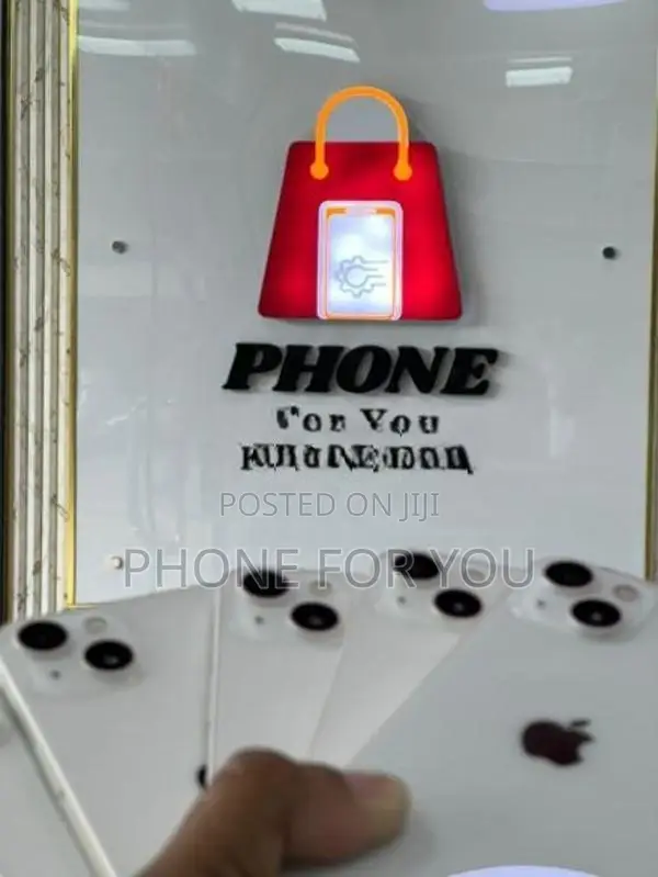 Apple iPhone 13 (Used)
