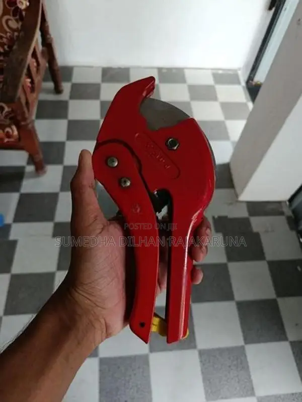 Pipe Cutter