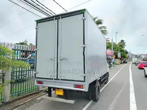 Hino Dutro WU710 14.5 FT DUNU 2015