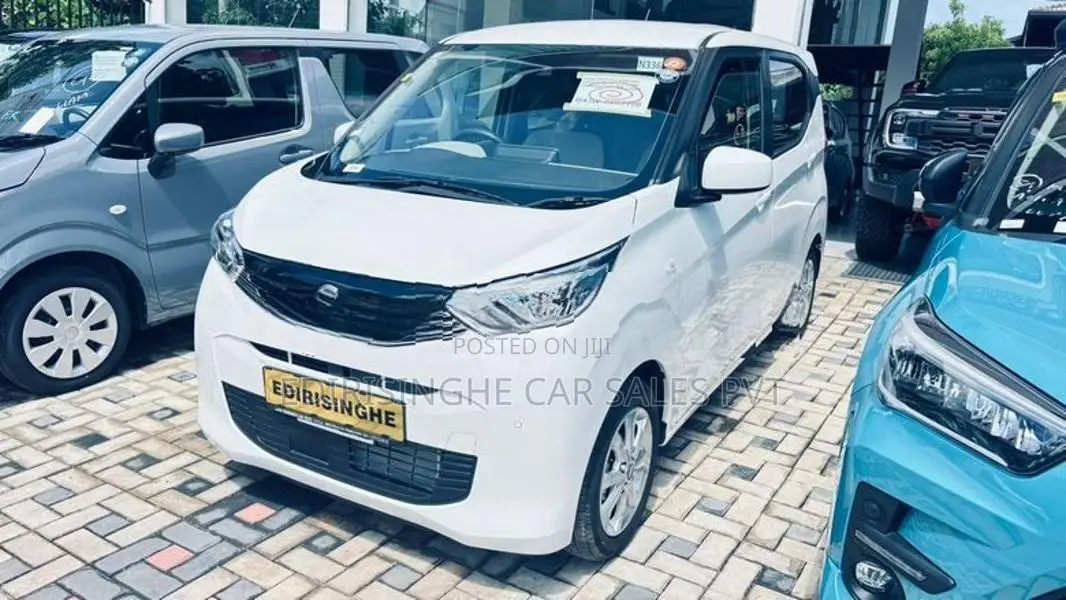 Nissan Dayz X Grade Pearl White 2025