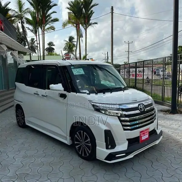 Toyota Roomy 2025